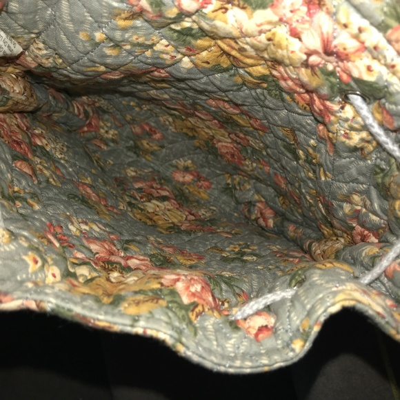 Quilted drawstring backpack-style purse - Picture 2 of 3